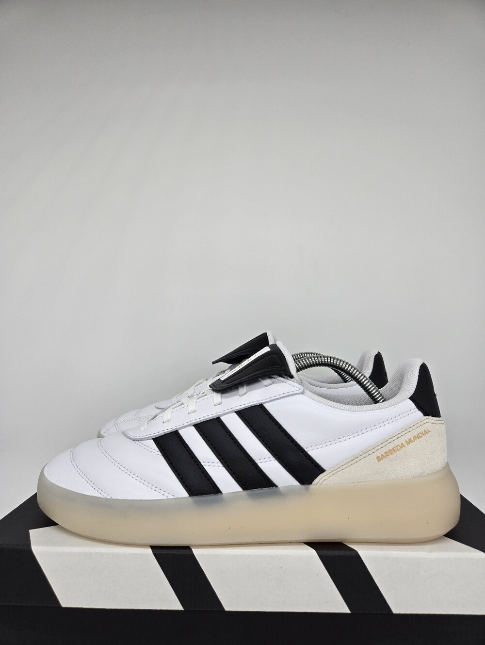 adidas Men's Barreda Mundial JR4614 White Black Alumina Shoes Size 12